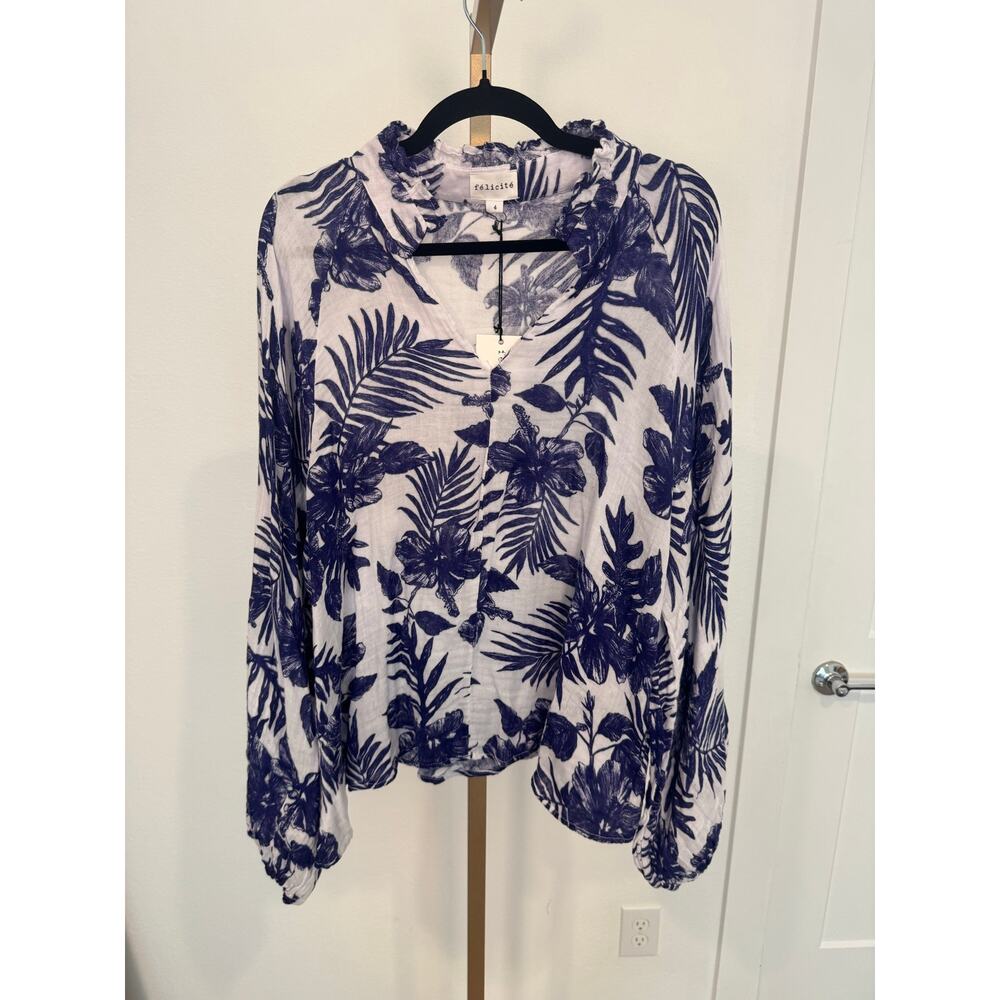 Felicite | The Ruffle Neck - Picture 4 of 9